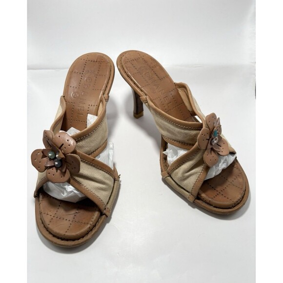 Chanel Camelia Heel Sandals Tan Fabric Leather w/ Blue Bead Accents Y2K Sz 37 7 - Picture 1 of 11